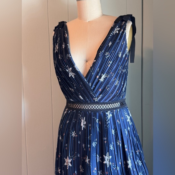 Self Portrait Deep V Navy Star Print Dress with 3 Tiered Skirt - Picture 3 of 8